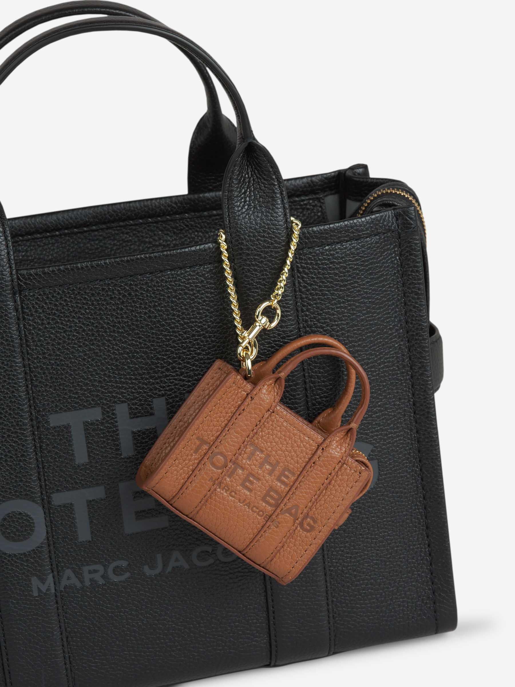 Marc Jacobs Cartera The Nano Tote Bag Charm color Beige sku 820-000712 01 - Foto 5