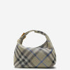 Burberry Bolso Hombro Peg Duffle color Beige sku 810-007592 01 - Foto 1