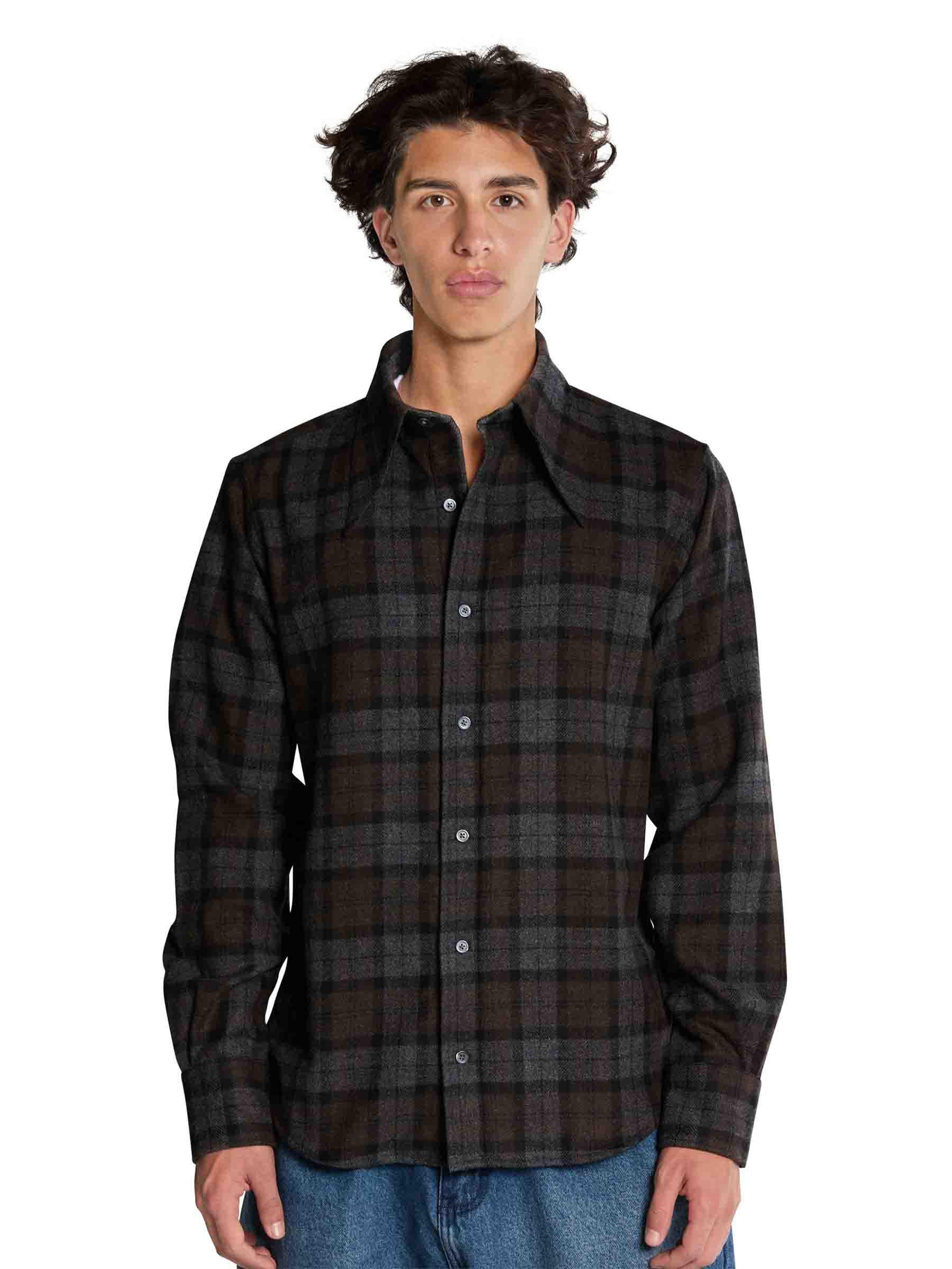 Willy Chavarria Camisa Signature Lana color Negro sku 531-006330 01 - Foto 2